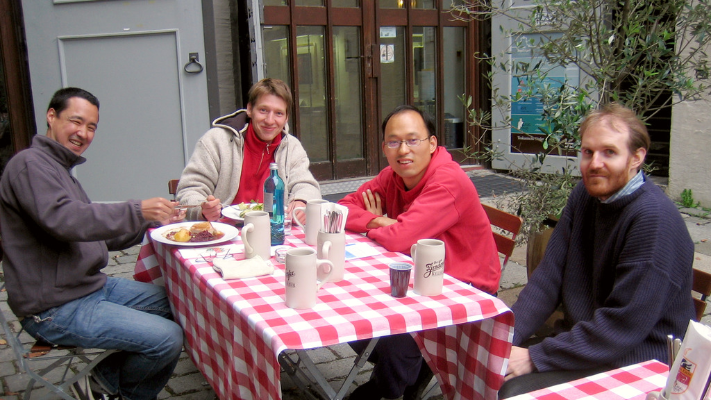 ARTIST-GROUP ArteOmni  ZEUGHAUS  AUGSBURG-City  Sept.2010  - SIMON - Chris - Anton - Peter